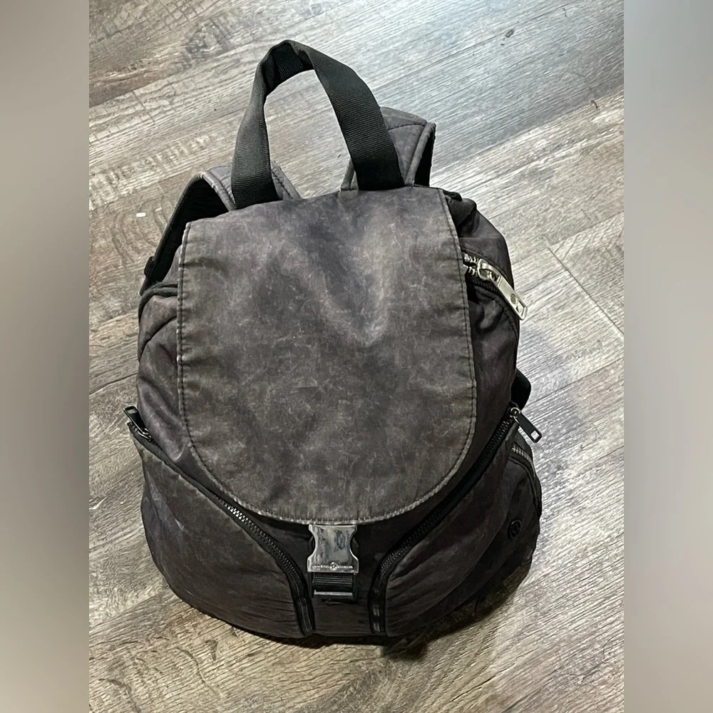 LULULEMON Stylish Black Backpack